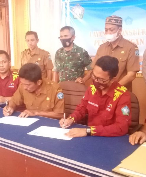 Politeknik Aceh Selatan teken kerjasama dengan desa-desa di kecamatan Kluet Timur. Kegiatan tersebut berlangsung di aula Kantor Camat Kluet Timur, Senin (27/12/2021).