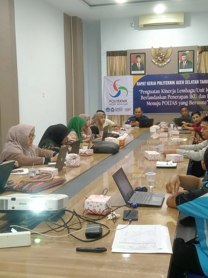 Politeknik Aceh Selatan menggelar rapat kerja (raker) tahun 2023 dengan tema, "Penguatan Kinerja Lembaga/Unit Kerja Berdasarkan Penerapan IKU dan IKT Menuju Poltas yang Bermutu". Acara tersebut berlangsung di ruang rapat kampus setempat, Selasa, (07/03/23).